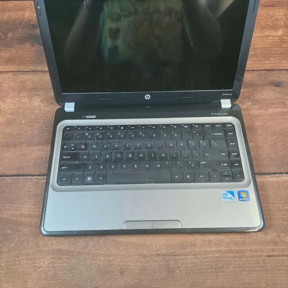 HP Pavilion g4 Laptop Intel Pentium Silver Fair For Parts or Repair Only